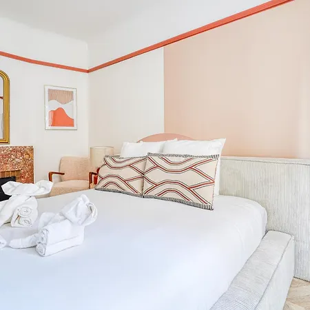 Neuilly-sur-seine, Calme Et Raffine Apartment